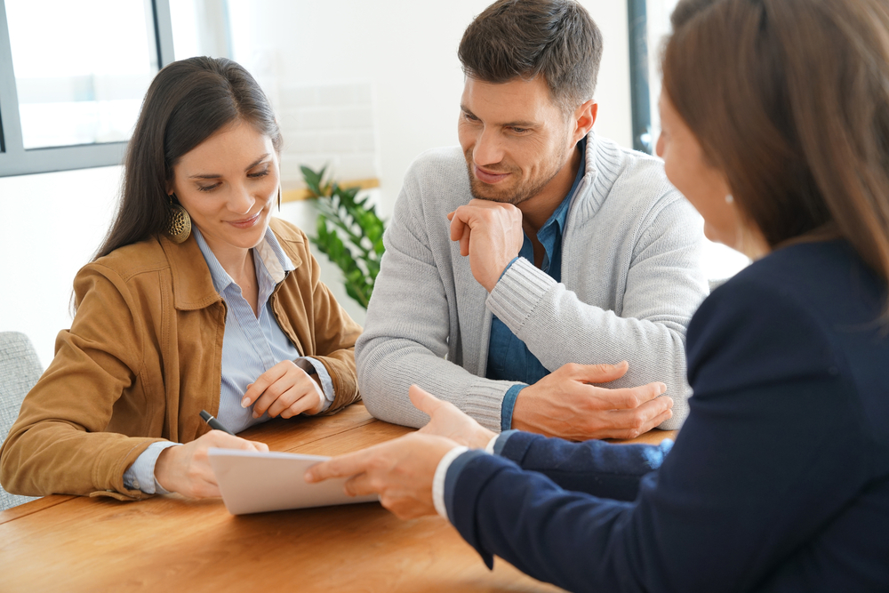 Comment choisir une agence de don et de maternité de substitution