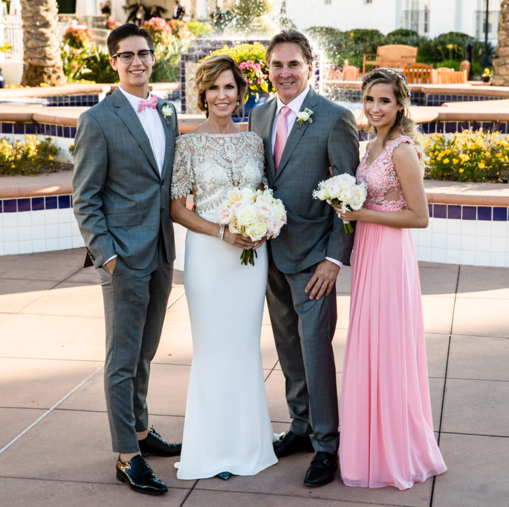 Mario + Stephanie Caballero e famiglia